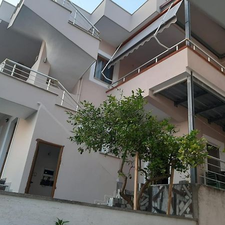 Vila Mina Durrës Esterno foto