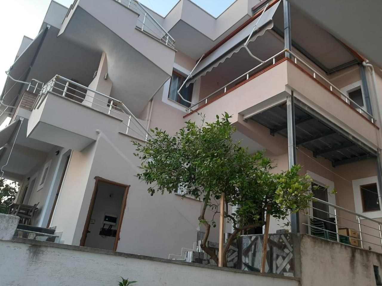 Vila Mina Durrës Esterno foto